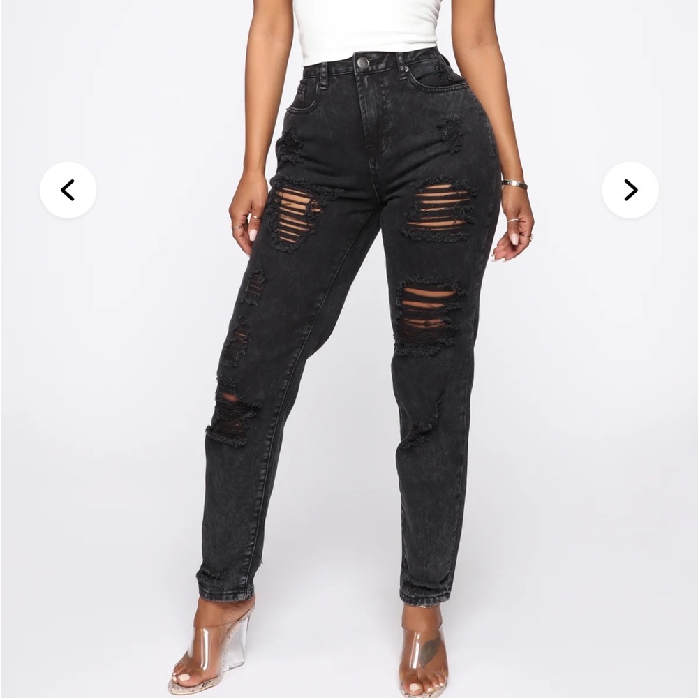 Fashion Nova Black High Rise Distressed Jeans🖤